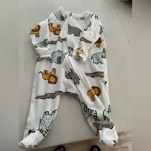 Newborn clothes lot